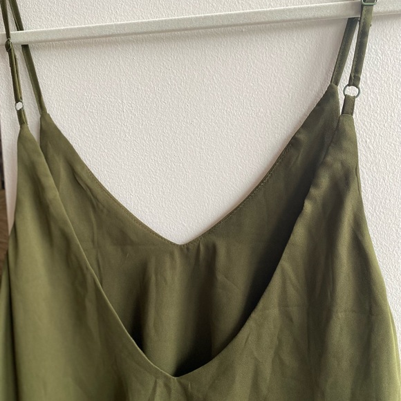 Green Tobi flowy tank top | Size L - Picture 3 of 5